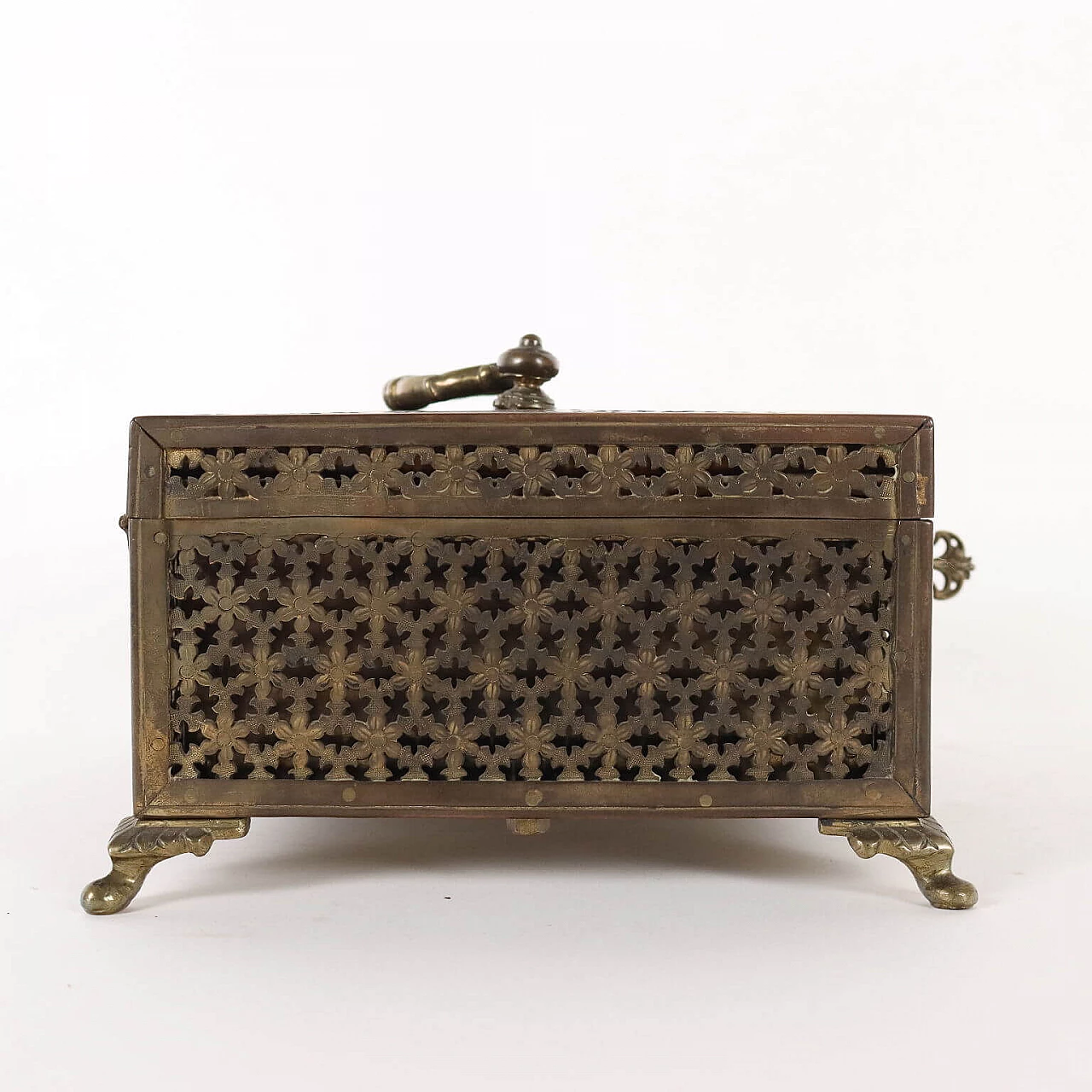 Openwork and chiseled bronze jewelry box, late 19th century 10