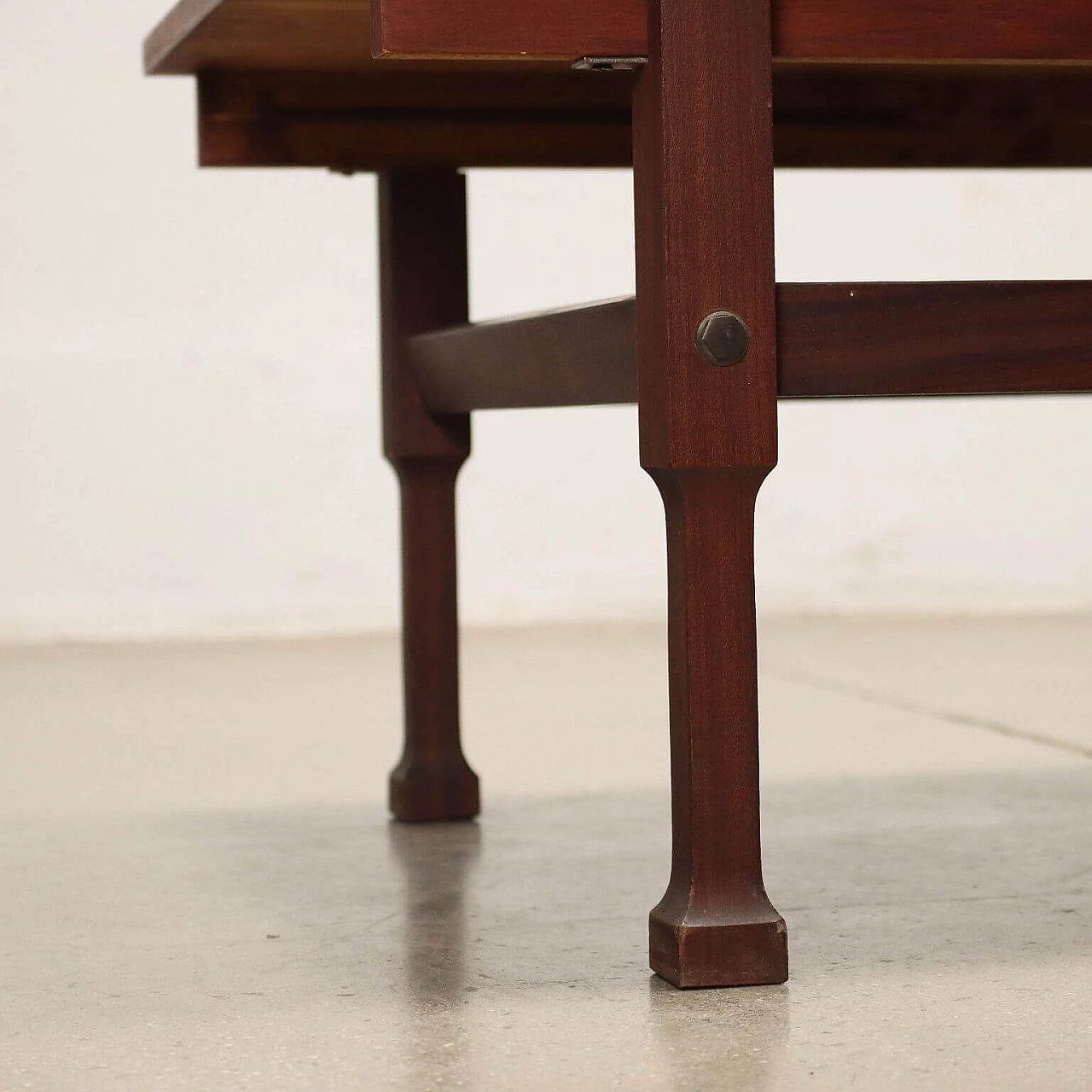 Tavolino in legno impiallacciato e massello di teak, anni '60 5