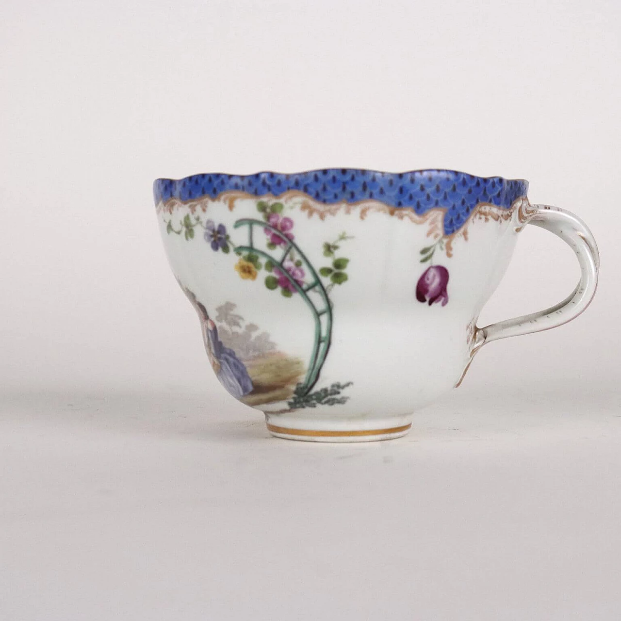 Tazza in porcellana bianca Meissen con piattino, '700 3