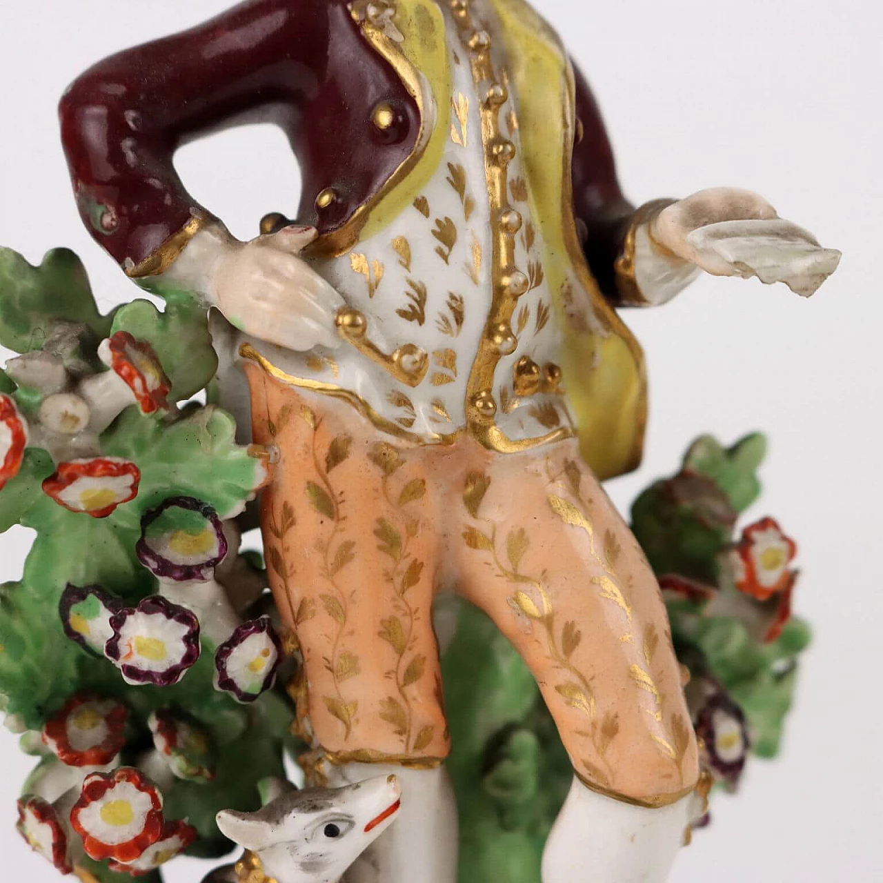 Pair of polychrome porcelain figurines, 19th century 5