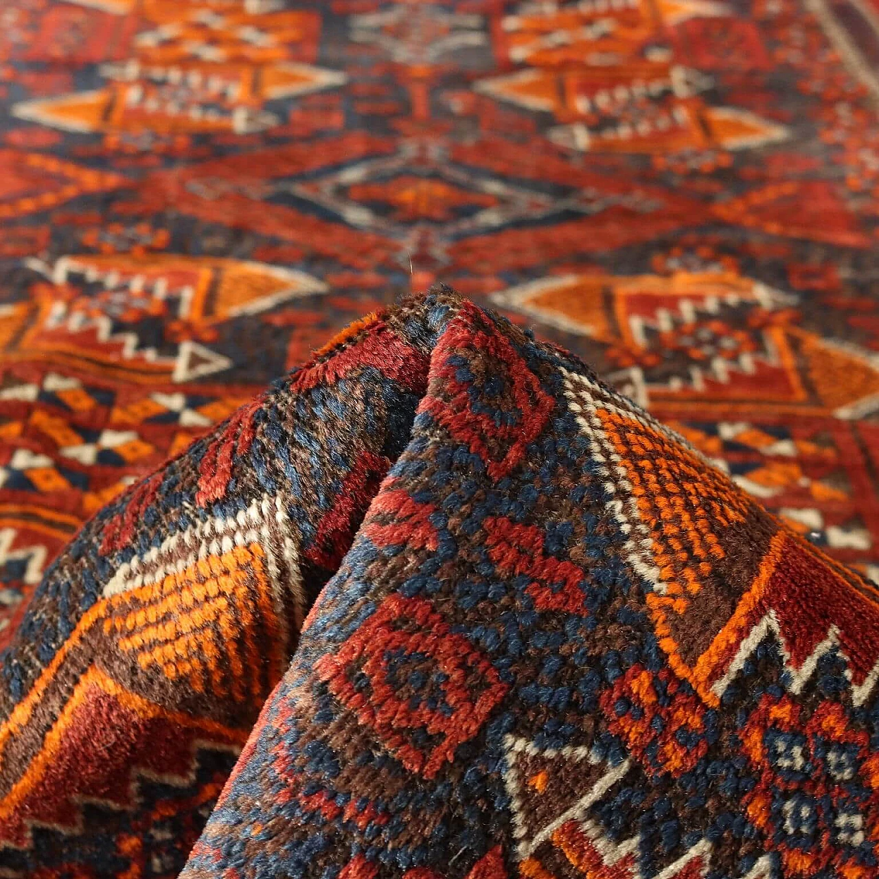 Tappeto Beluchi iraniano in lana rossa, blu e arancione 10
