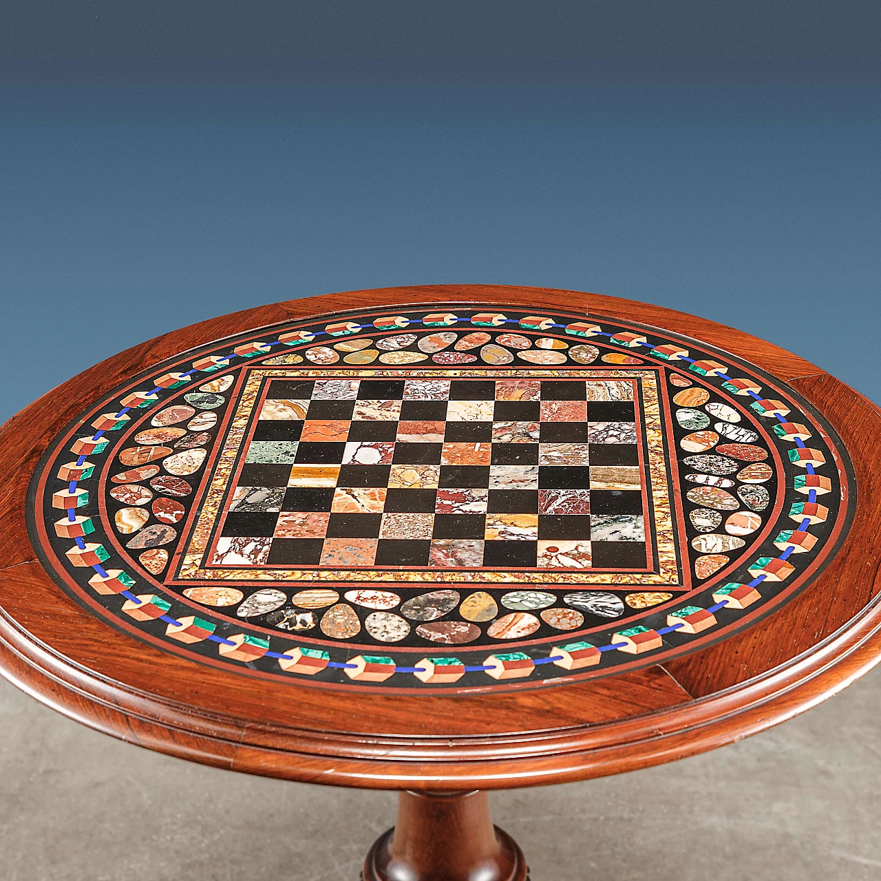 Tavolino in palissandro con piano in marmo commesso e scacchiera, metà '800 2