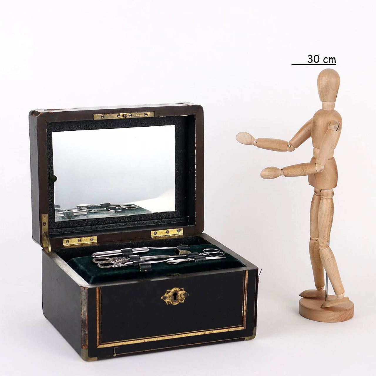Ebony veneer sewing box with inlay and brass profiles, 19th century 2