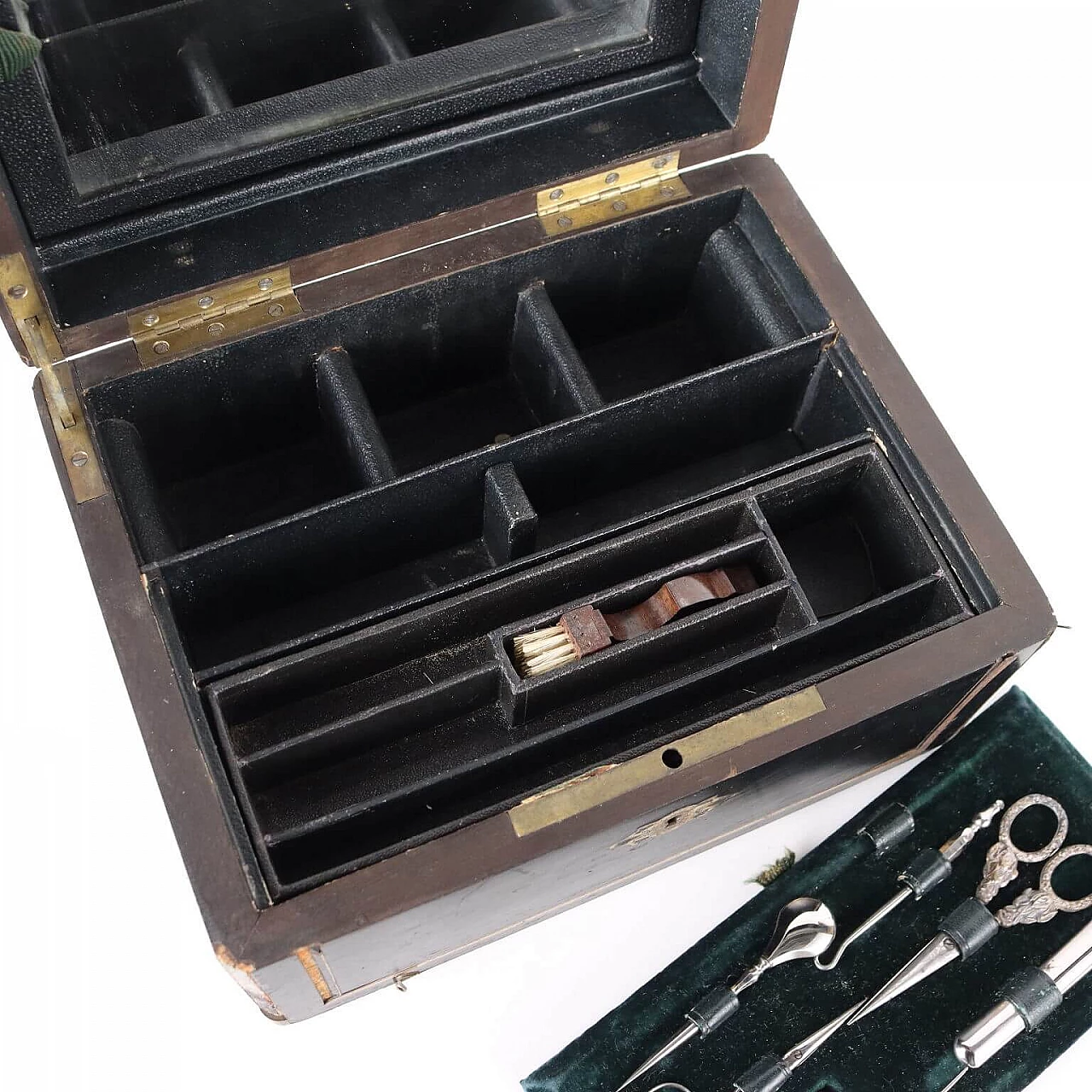 Ebony veneer sewing box with inlay and brass profiles, 19th century 10