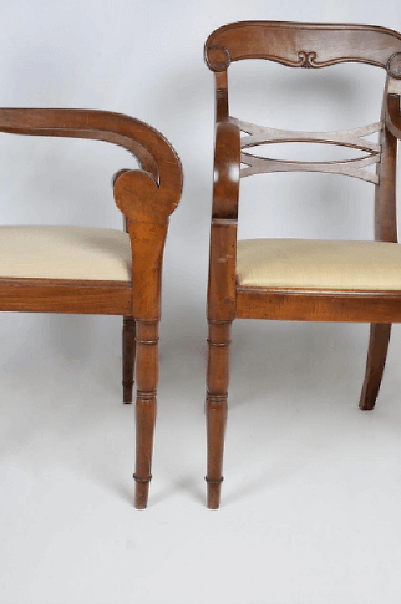 Coppia di poltrone Carlo X toscane in noce, '800 6