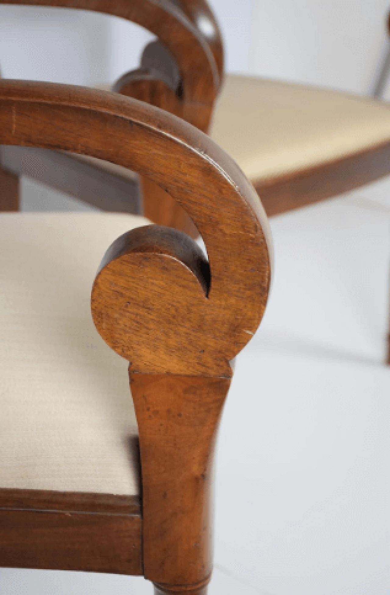 Coppia di poltrone Carlo X toscane in noce, '800 7