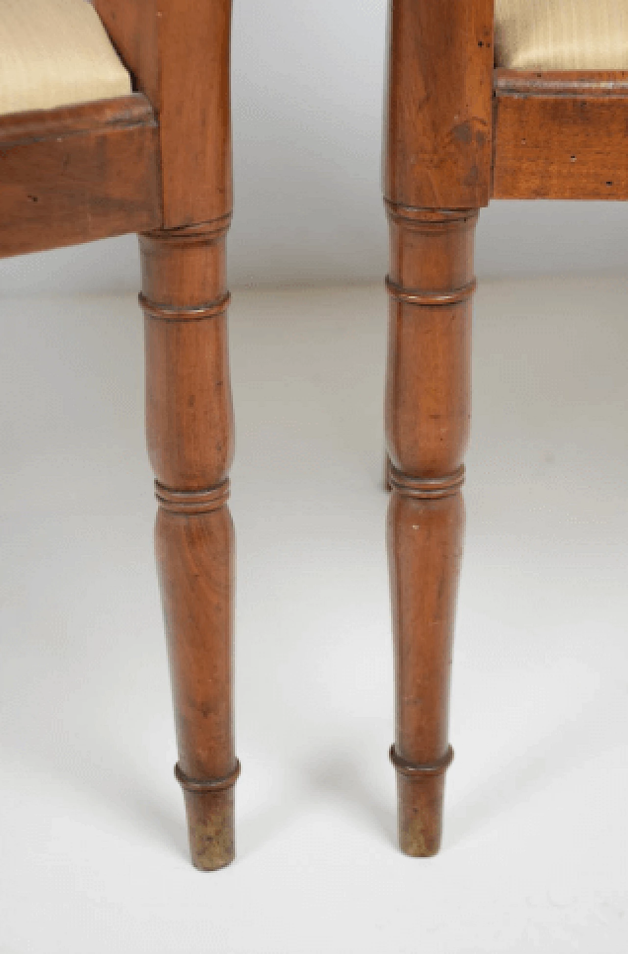 Coppia di poltrone Carlo X toscane in noce, '800 11