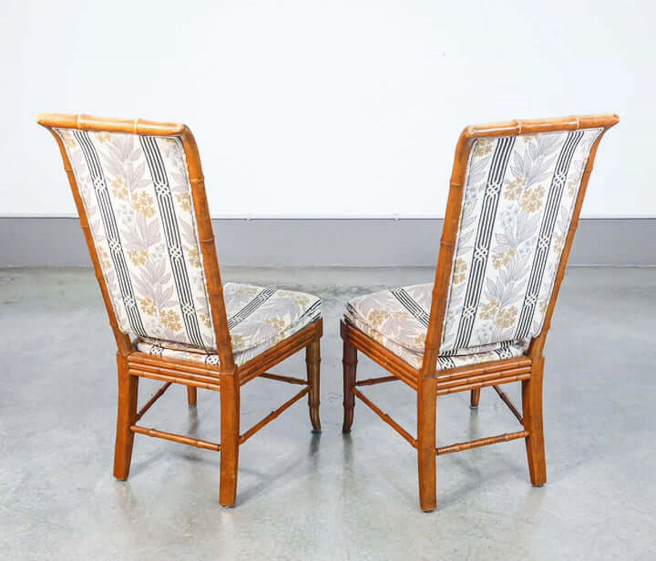 6 Chairs in solid beech and fabric, 1960s 7