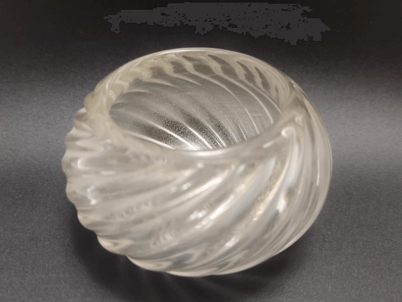 Murano glass bowl with gold leaf by Archimede Seguso, 1950s 4