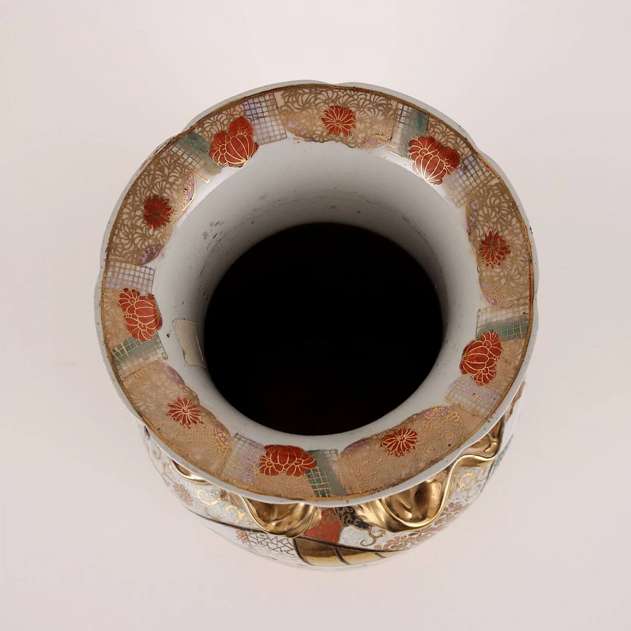 Vaso in porcellana cinese nello stile Kyoto Satsuma, anni '80 5