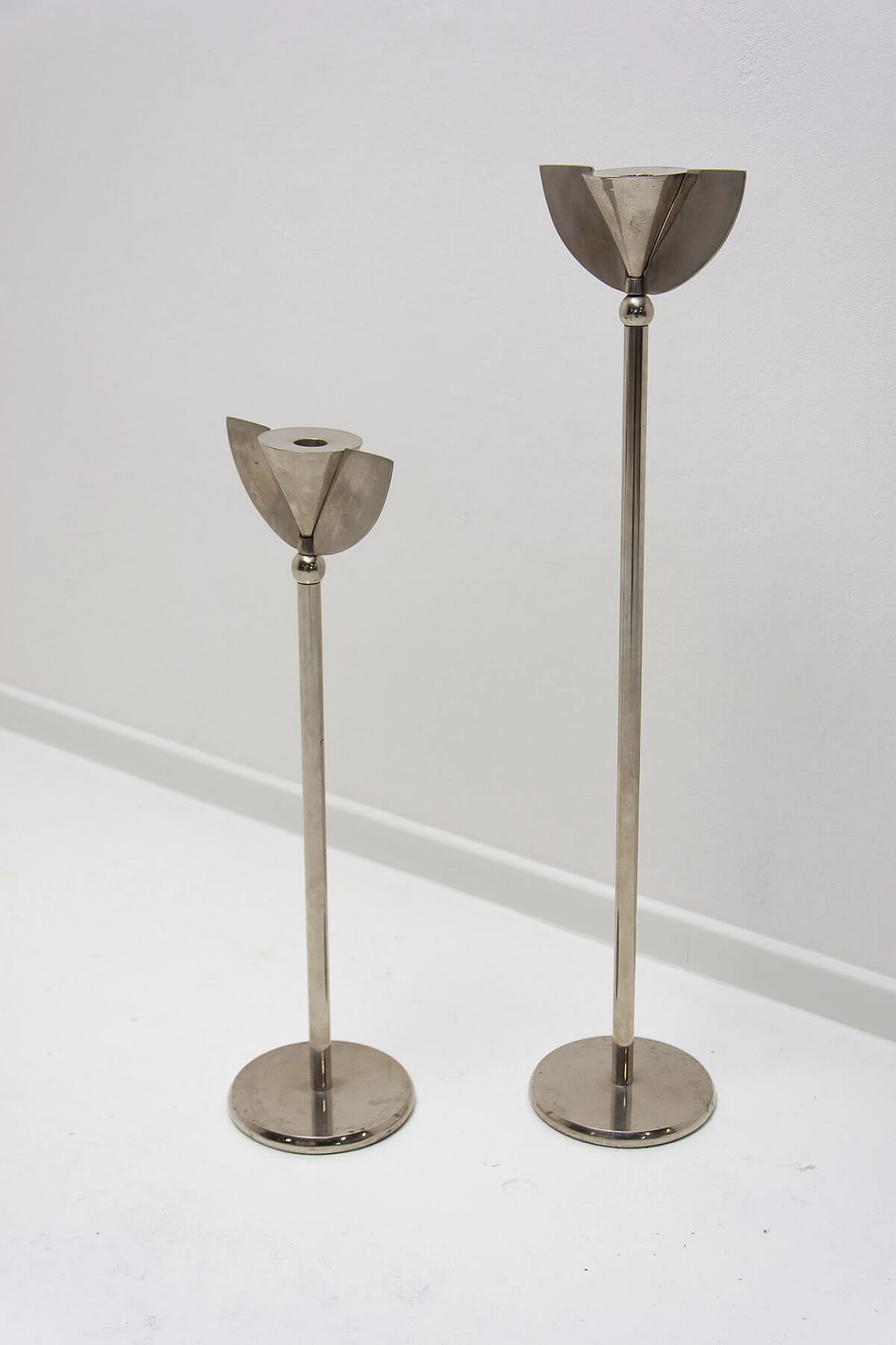 Pair of Art Deco chrome-plated candlesticks, 1930s 8
