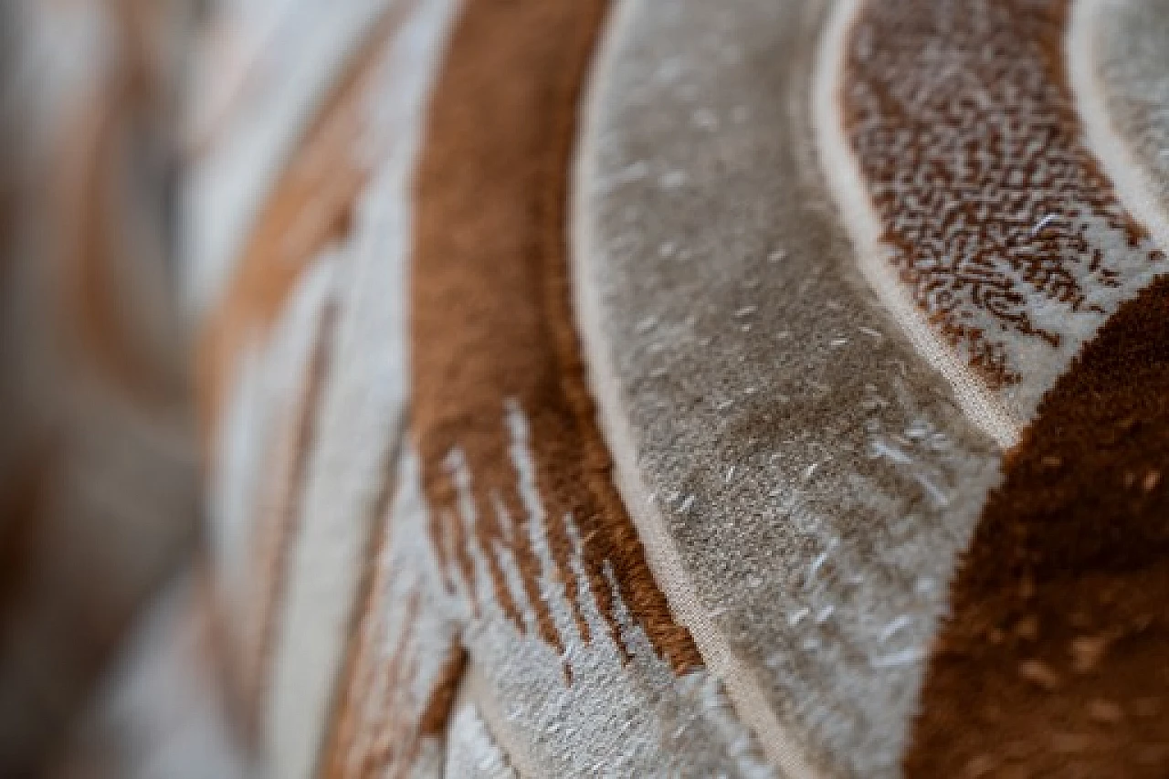 Divano-letto a tre posti e coppia di poltrone in ciniglia, anni '70 9