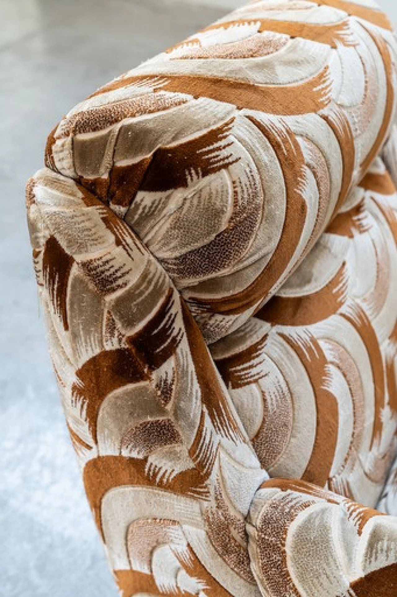 Divano-letto a tre posti e coppia di poltrone in ciniglia, anni '70 11