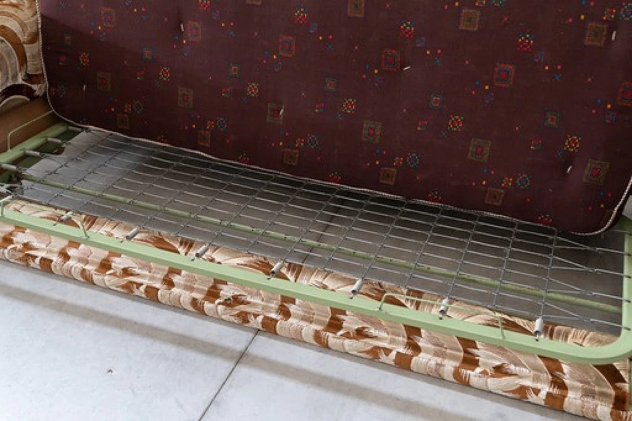 Divano-letto a tre posti e coppia di poltrone in ciniglia, anni '70 19