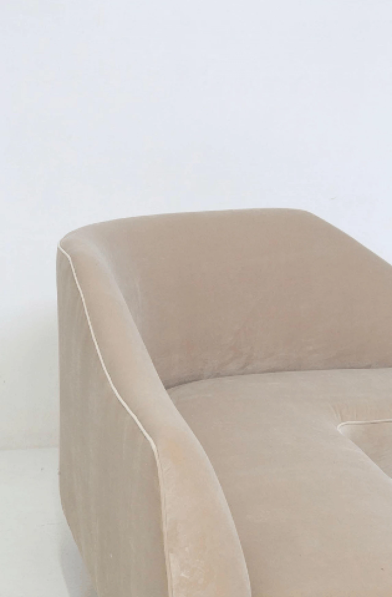 Beige velvet corner sofa attributed to Gio Ponti, 1950s 7
