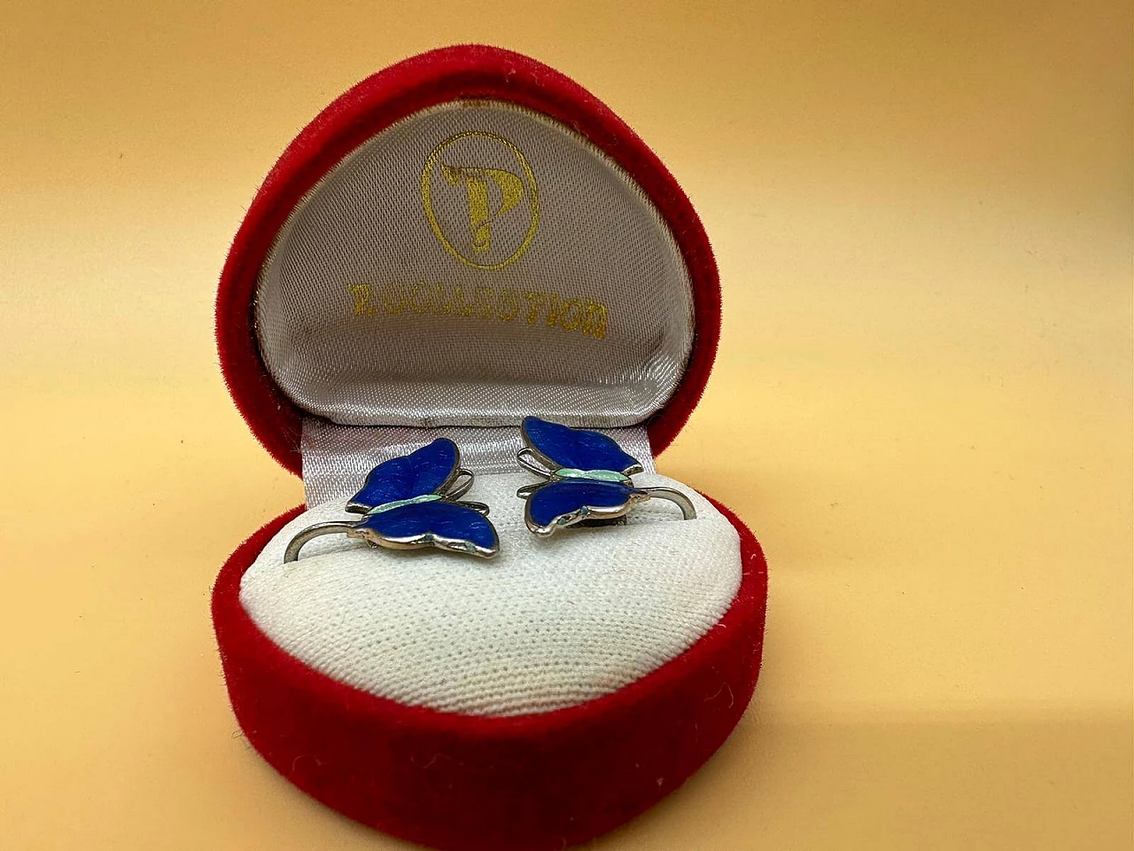 Coppia di orecchini con farfalla blu smaltata, inizio '900 1