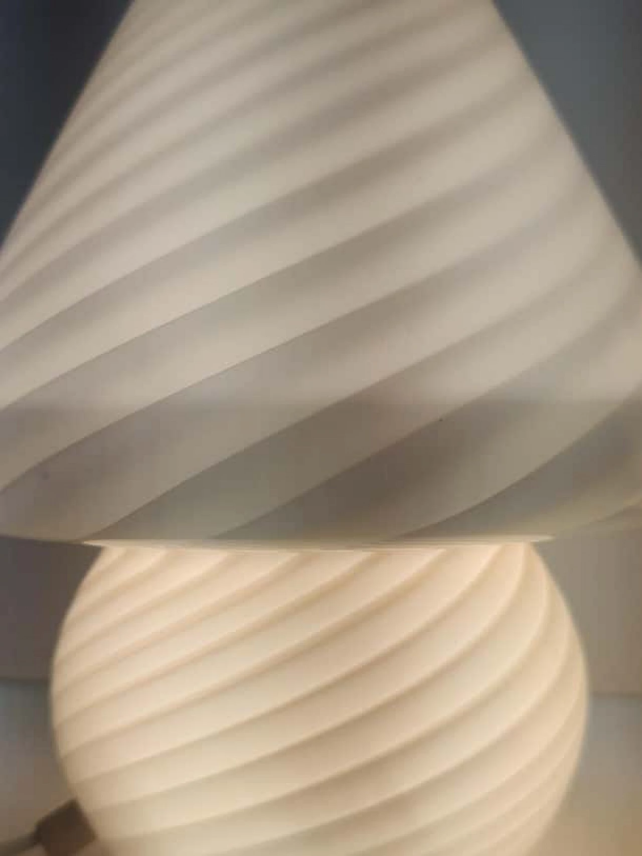 Coppia di lampade da tavolo in vetro di Murano incamiciato di Venini, anni '80 4
