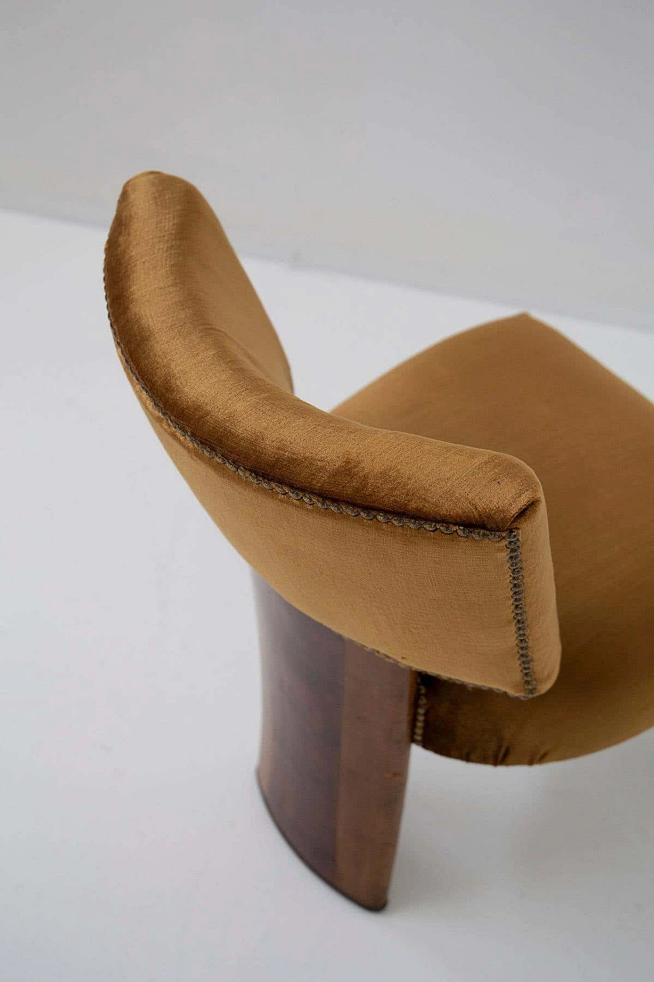 Coppia di poltrone in velluto giallo attribuite a Gio Ponti, anni '30 15