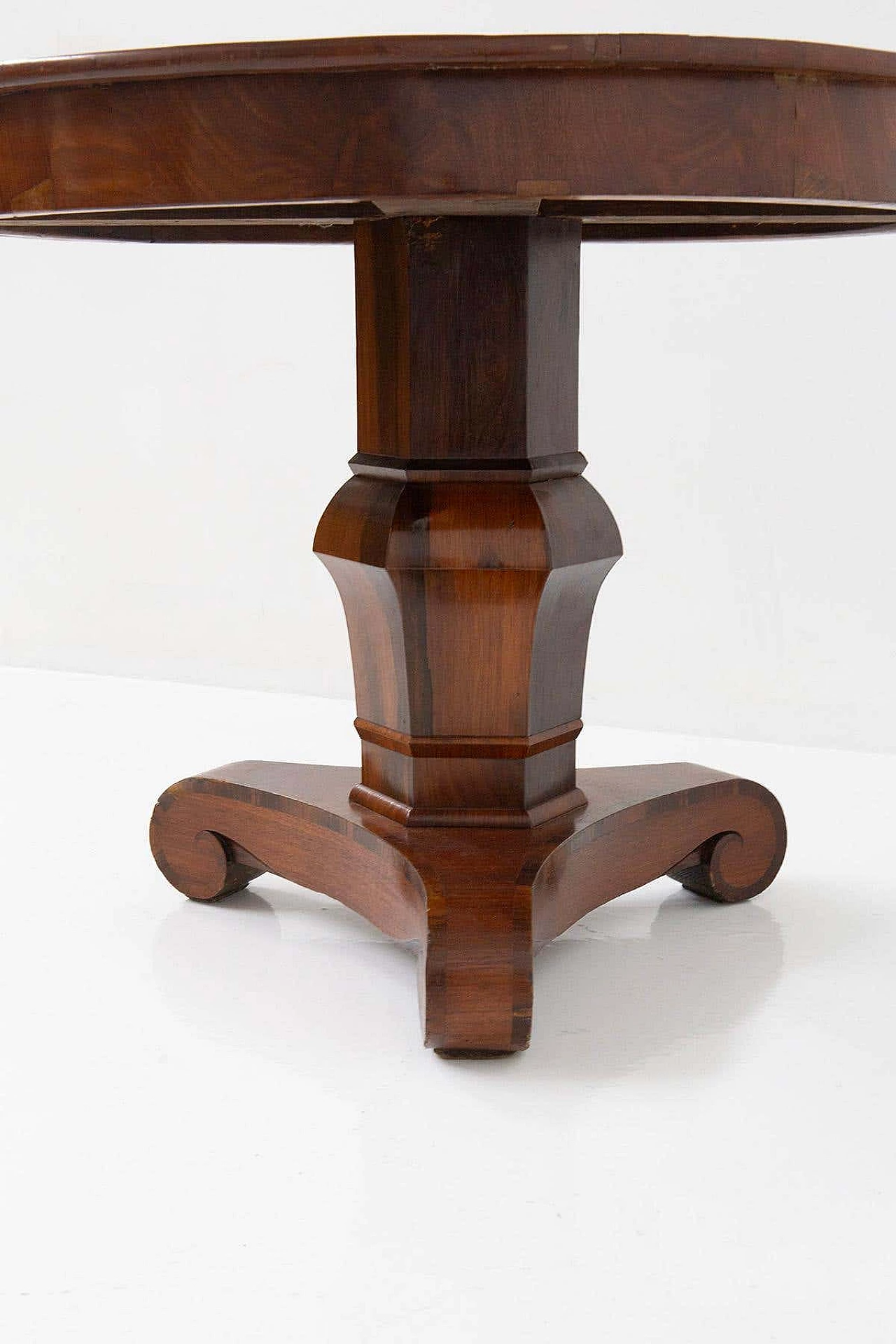 Round wooden table with inlaid top, 19th century 5