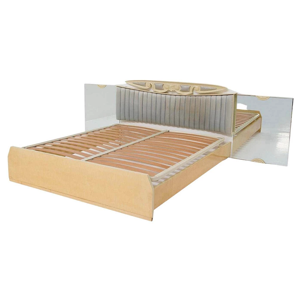 Letto matrimoniale con specchi attribuito a Giovanni Gariboldi per Gina Lollobrigida, anni '50 1