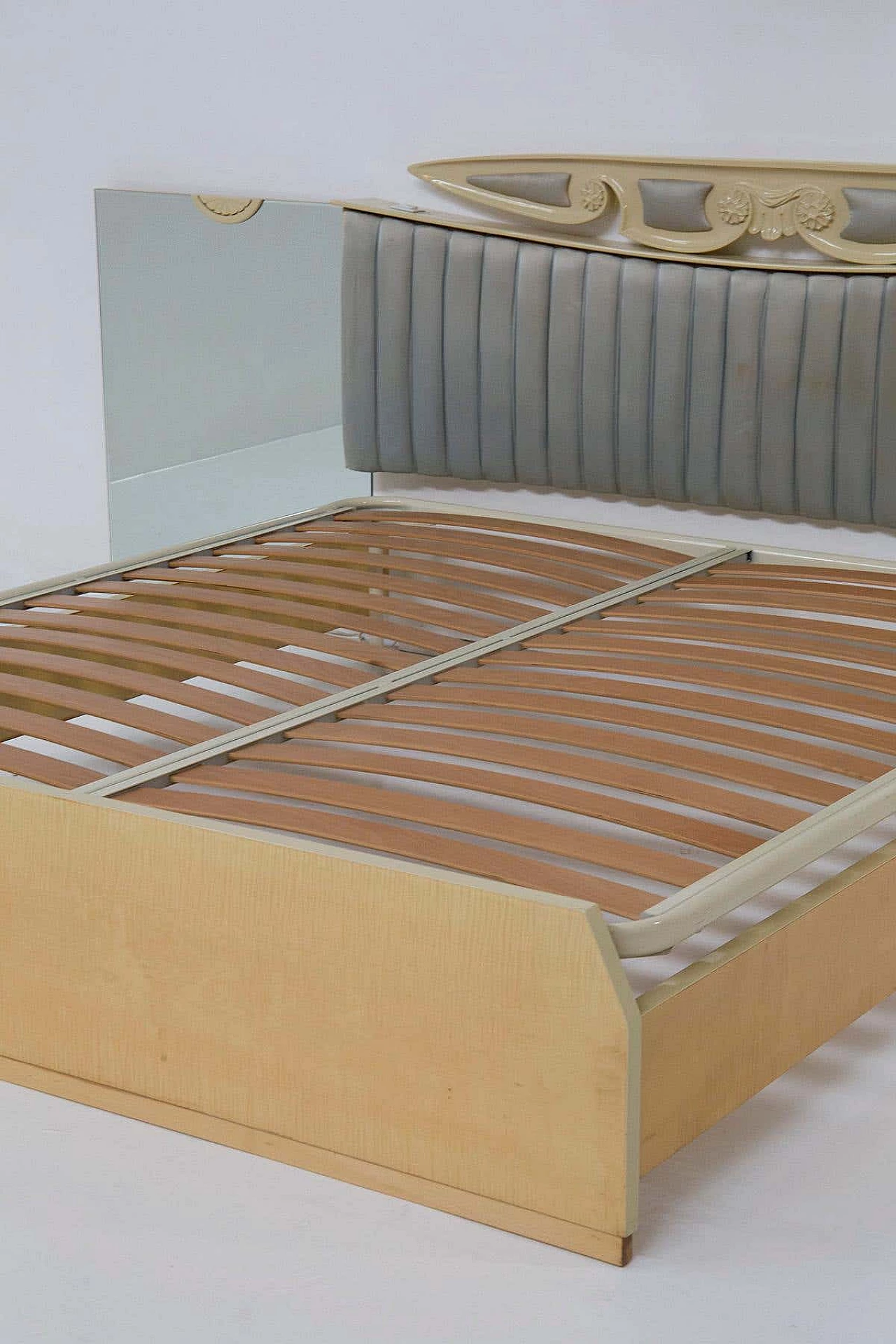 Letto matrimoniale con specchi attribuito a Giovanni Gariboldi per Gina Lollobrigida, anni '50 4