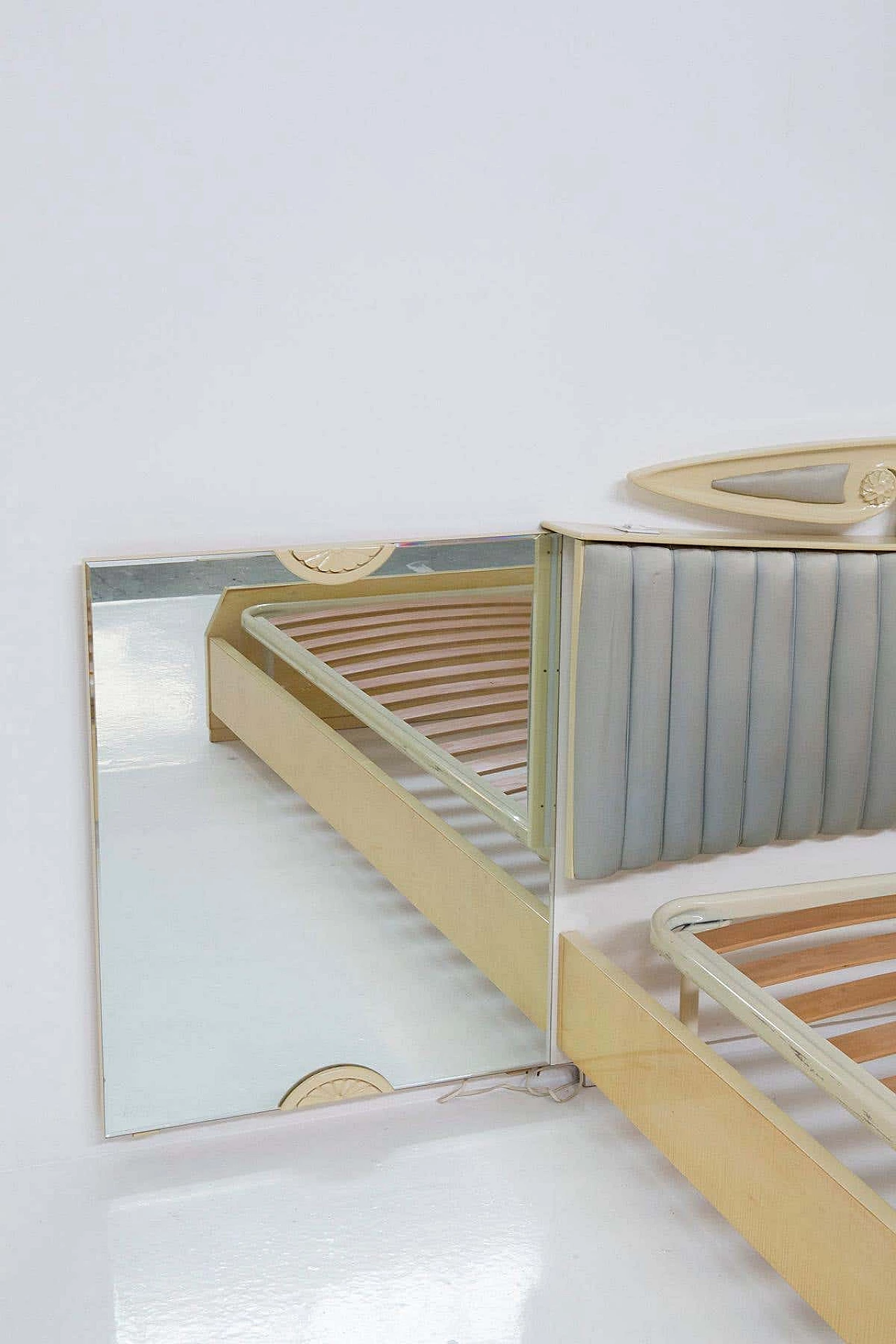 Letto matrimoniale con specchi attribuito a Giovanni Gariboldi per Gina Lollobrigida, anni '50 10