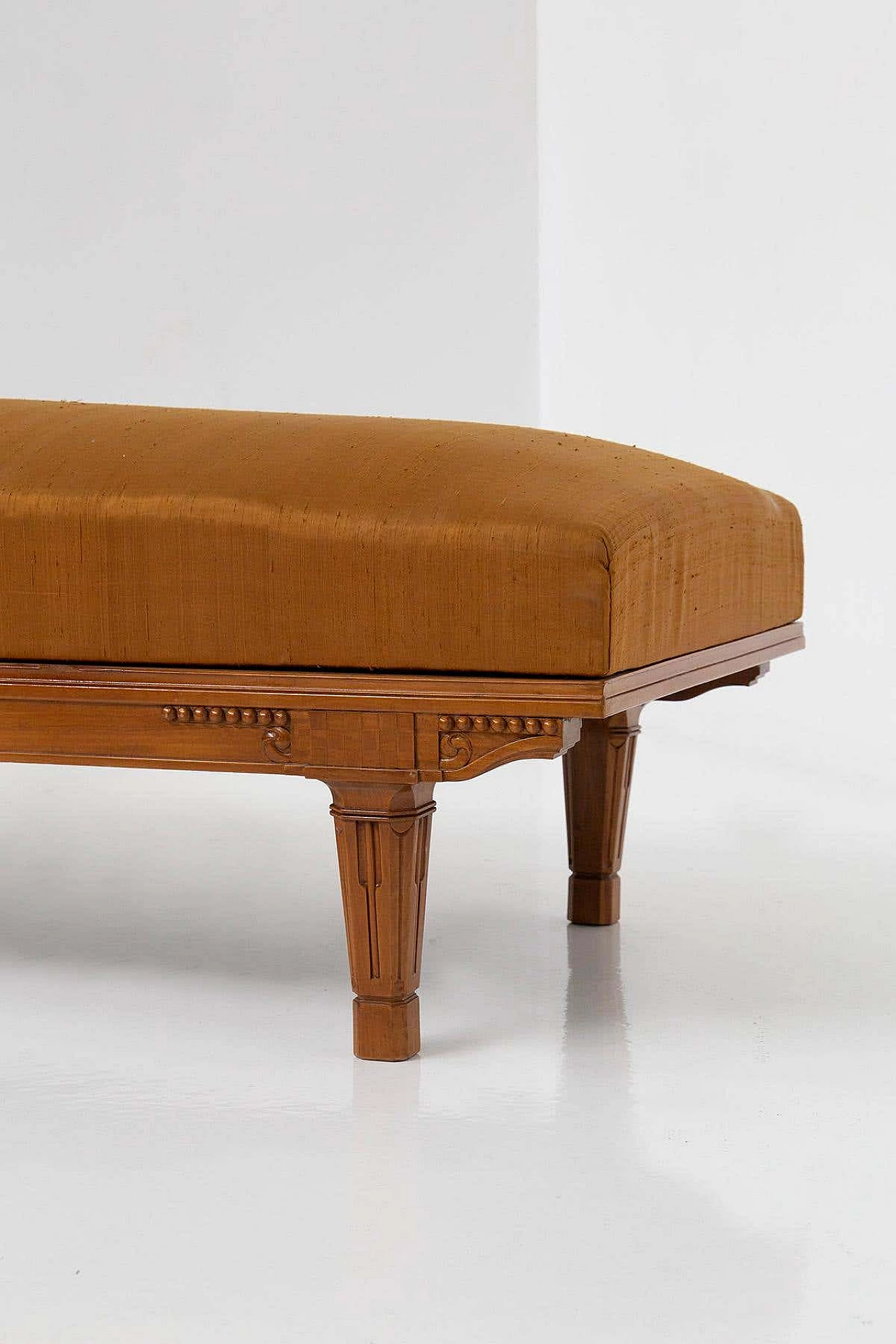 Art Deco chaise longue in precious wood and orange silk, 1920s 3
