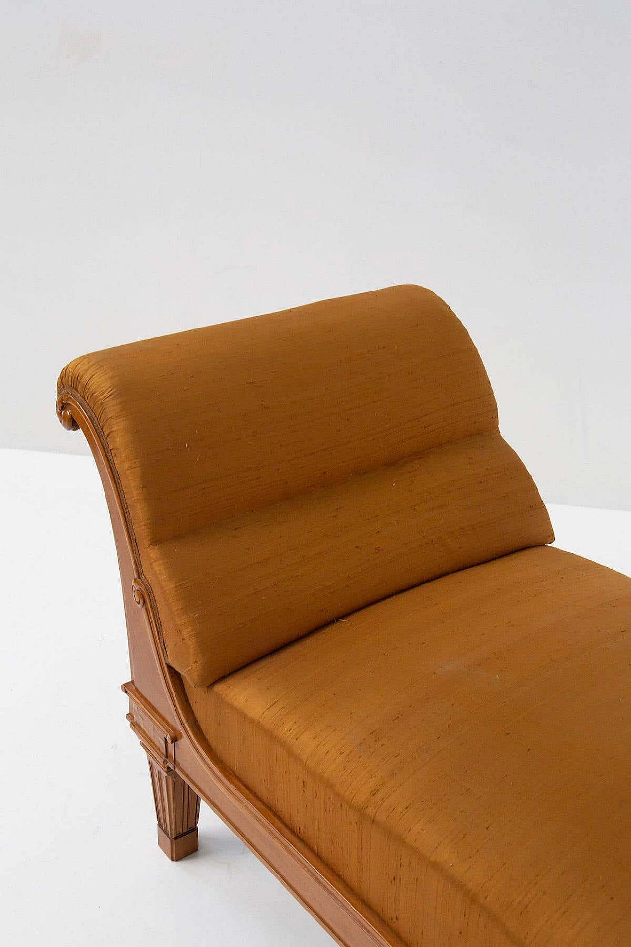 Chaise longue Art Deco in legno pregiato e seta arancione, anni '20 6