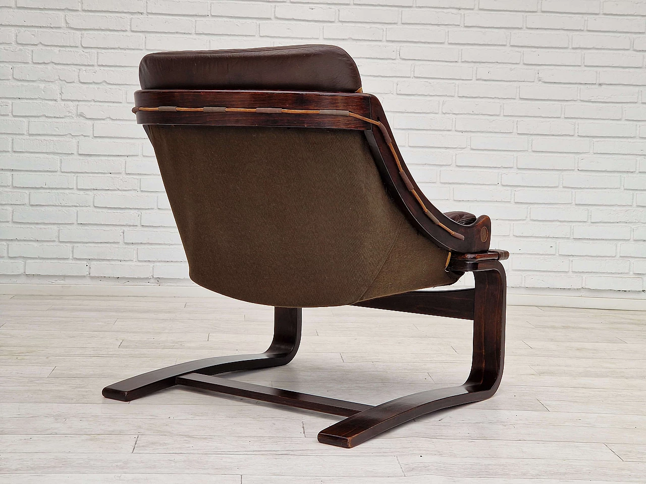Poltrona lounge in pelle marrone di Ake Fribytter per Nelo Sweden, anni '70 7
