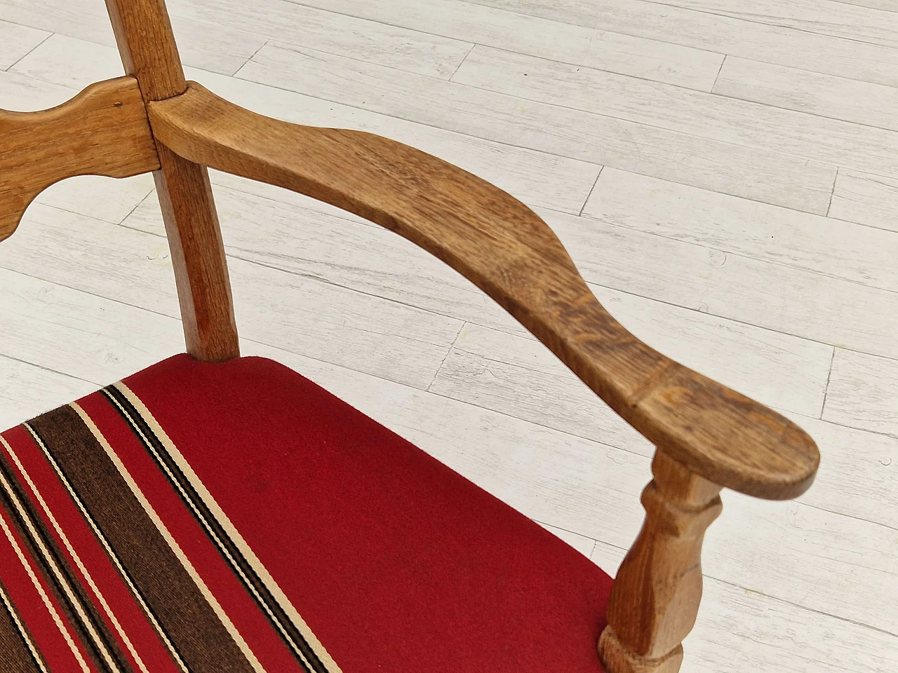 Poltrona in quercia con schienale alto e seduta in lana nello stile di Henning Kjærnulf, anni '60 3