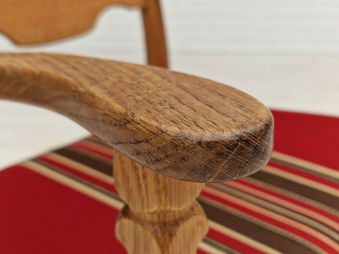 Poltrona in quercia con schienale alto e seduta in lana nello stile di Henning Kjærnulf, anni '60 6