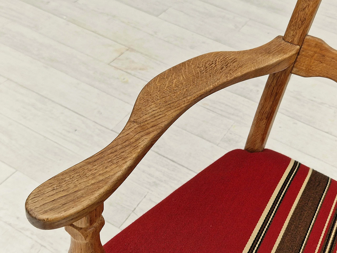 Poltrona in quercia con schienale alto e seduta in lana nello stile di Henning Kjærnulf, anni '60 8