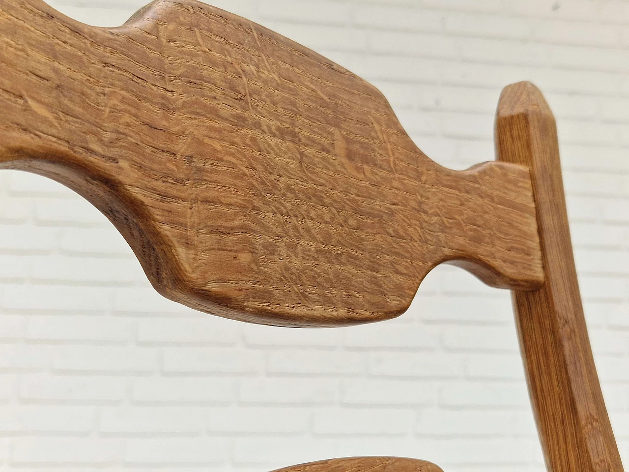 Poltrona in quercia con schienale alto e seduta in lana nello stile di Henning Kjærnulf, anni '60 10