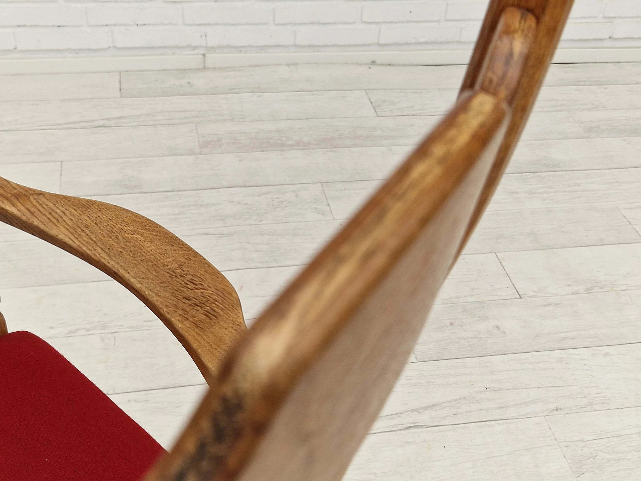 Poltrona in quercia con schienale alto e seduta in lana nello stile di Henning Kjærnulf, anni '60 12