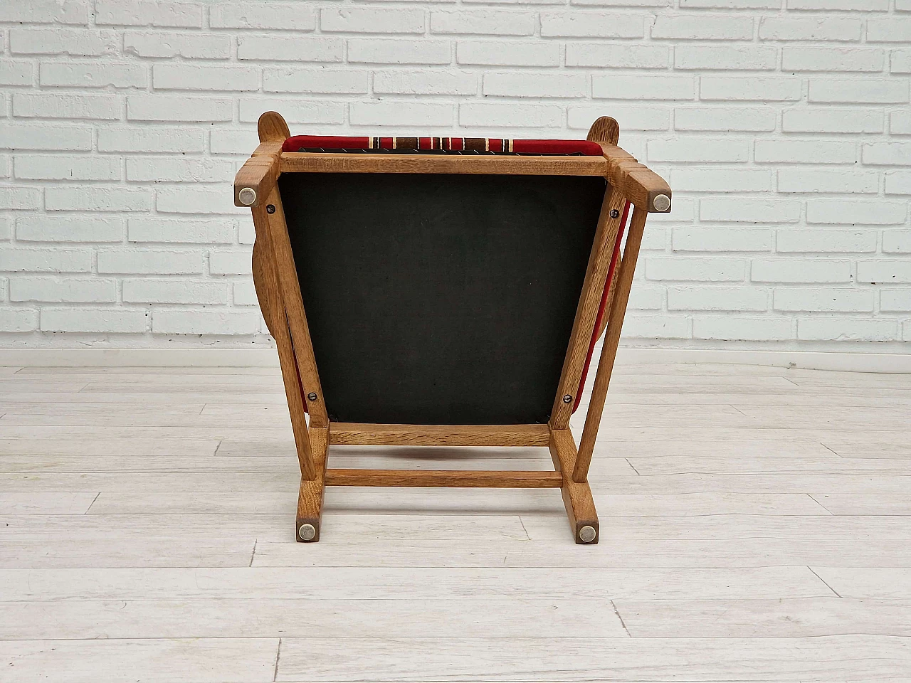 Poltrona in quercia con schienale alto e seduta in lana nello stile di Henning Kjærnulf, anni '60 15