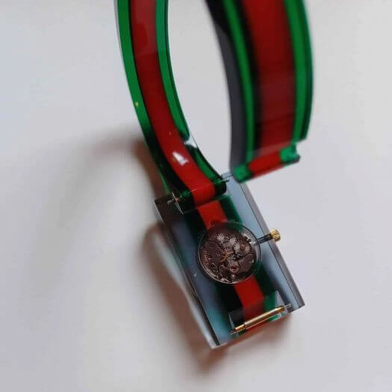Orologio da polso in plexiglass di Gucci, anni '70 6