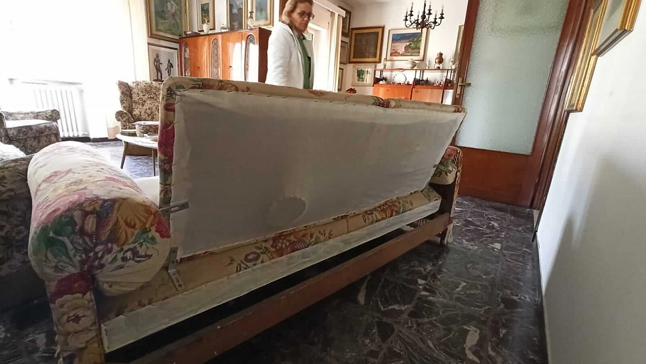 Two-seater floral fabric sofa with tassels, 1950s 1