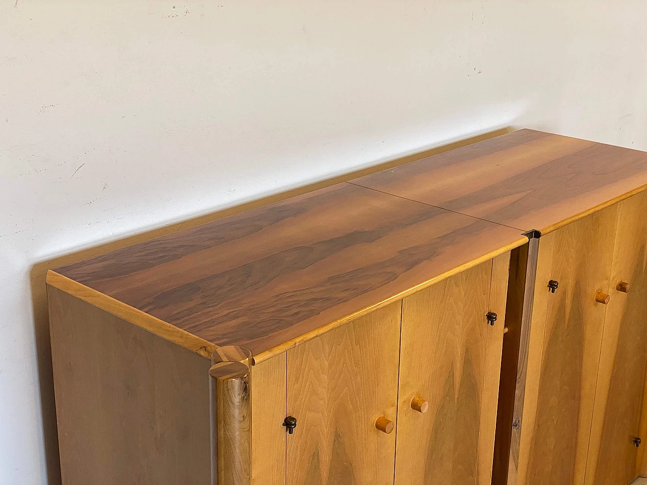 Walnut Scuderia four-door sideboard by Carlo Scarpa for Bernini, 1970s 14