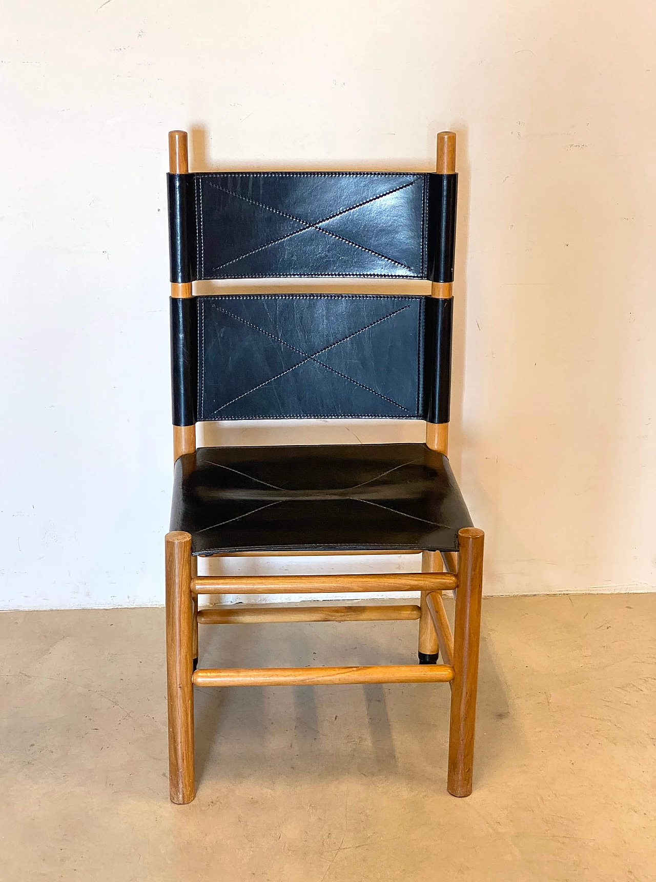 4 Kentucky chairs in walnut and leather by Carlo Scarpa for Bernini, 1980s 11