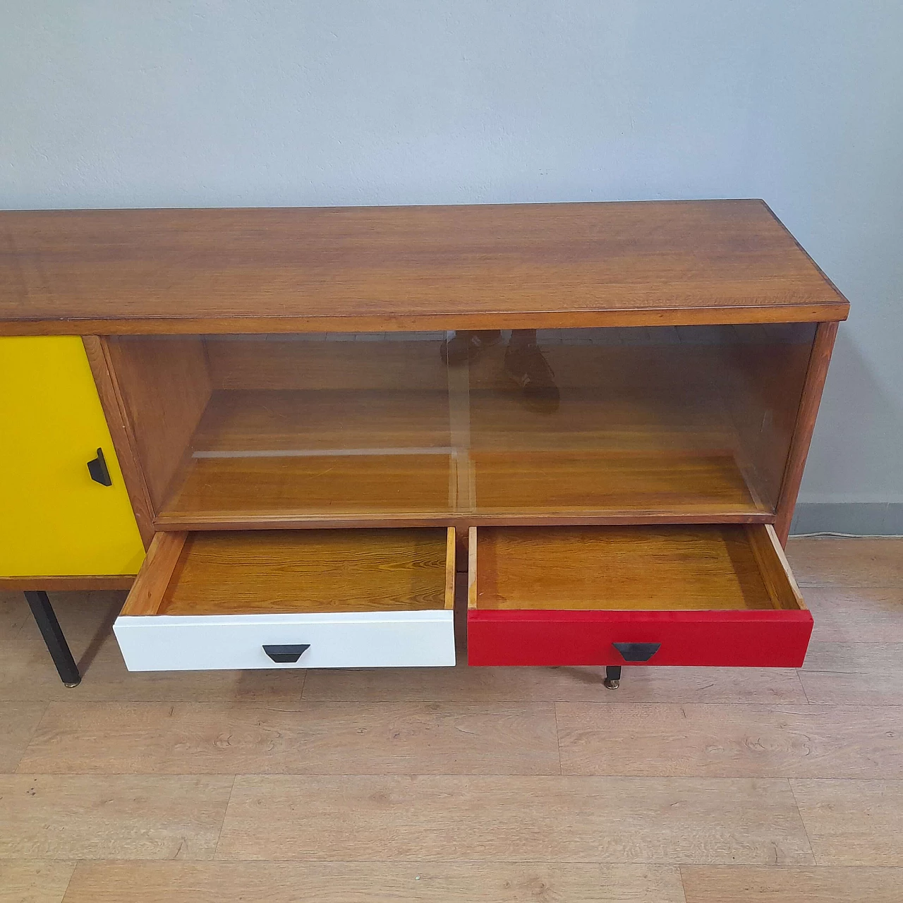 Multicolored lacquered oak and glass sideboard, 1970s 10