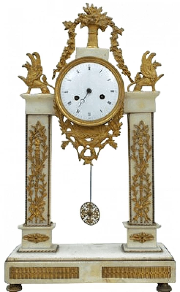Orologio da tavolo Luigi XVI in marmo bianco e bronzo dorato, '700