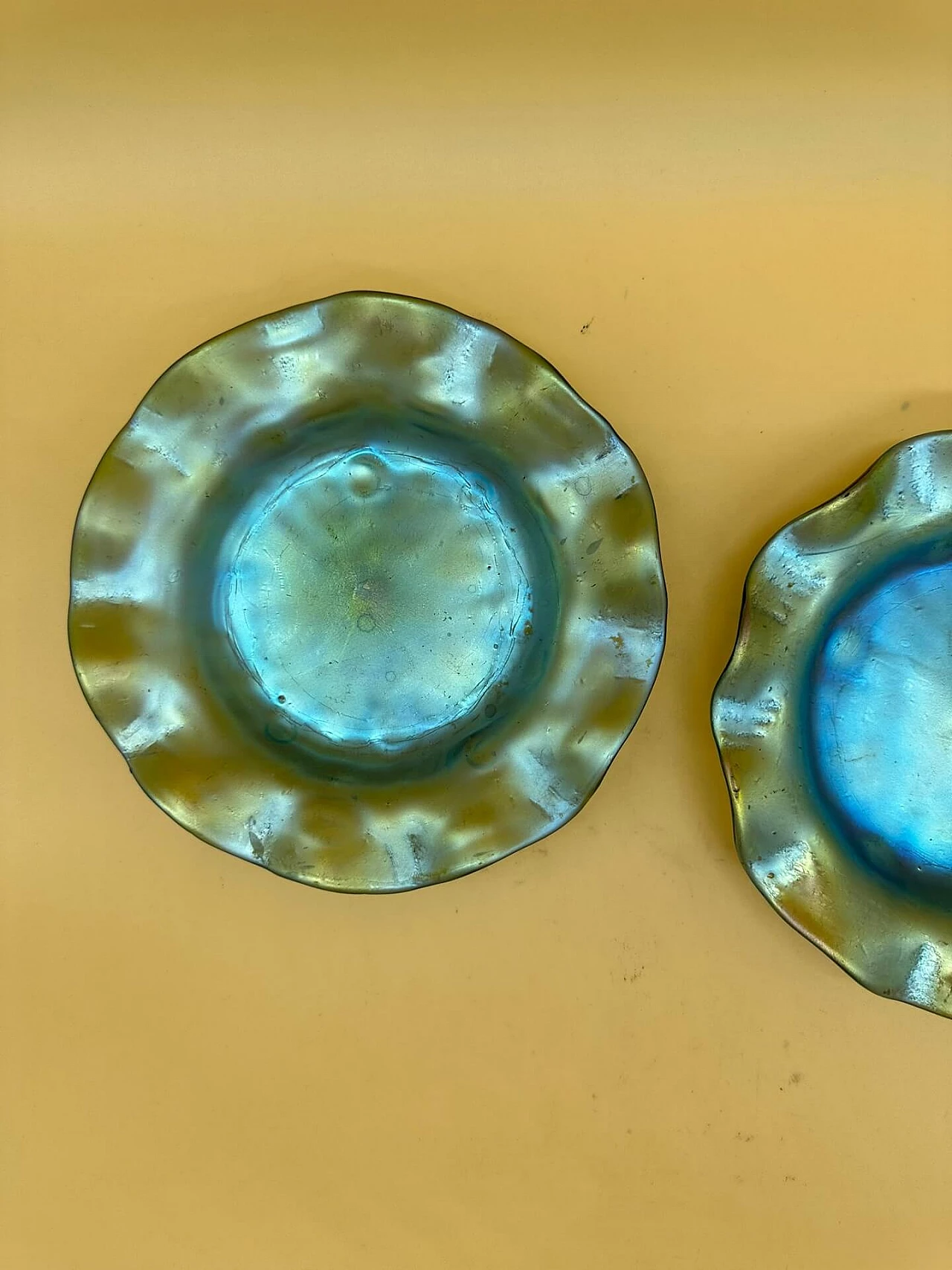 Coppia di ciotole Lutz in vetro iridescente, inizio '900 2