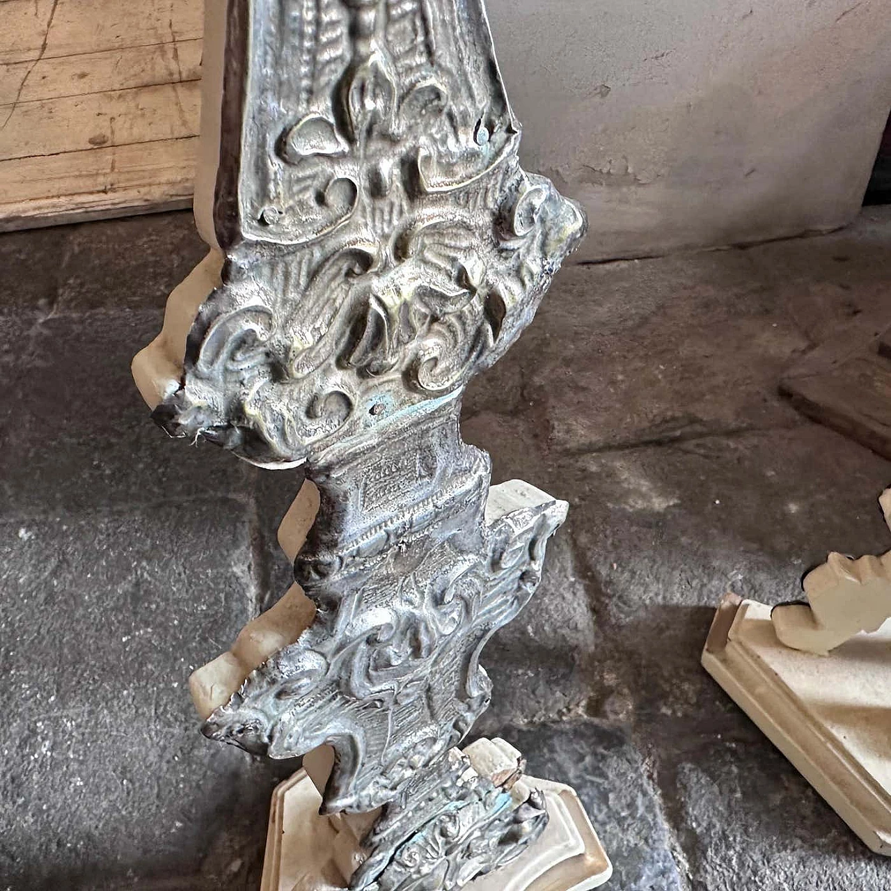 Pair of Sicilian Louis XVI wooden torches covered in metal, 18th century 9