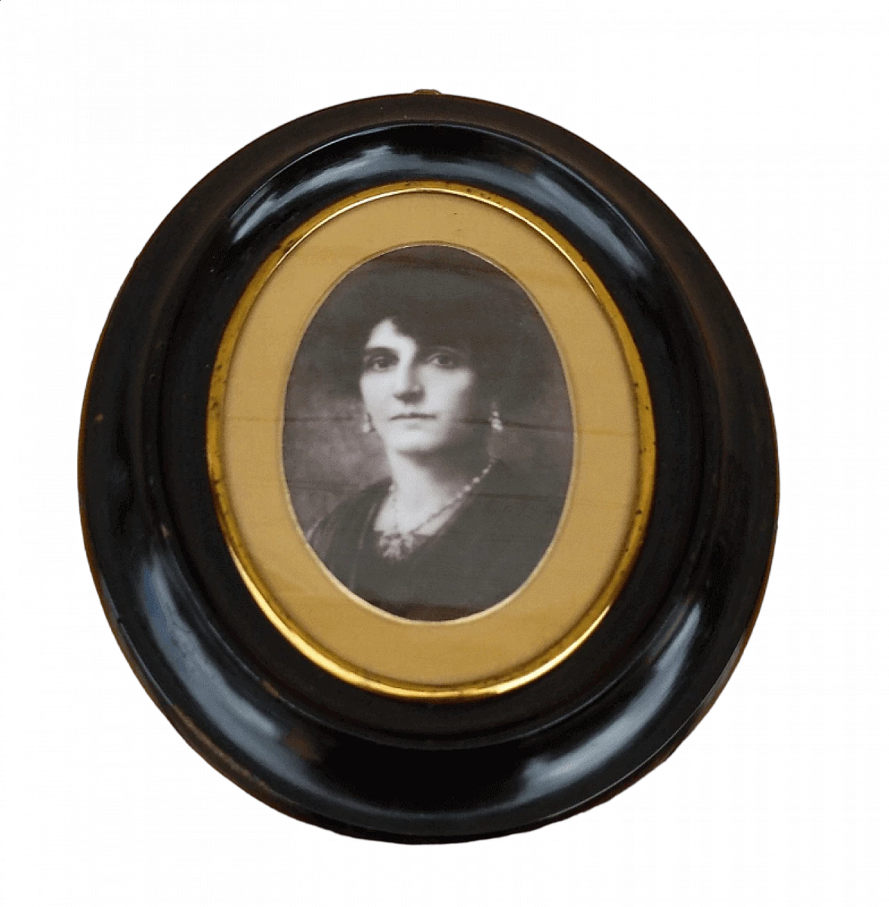 Photograph of noblewoman with black oval frame 4