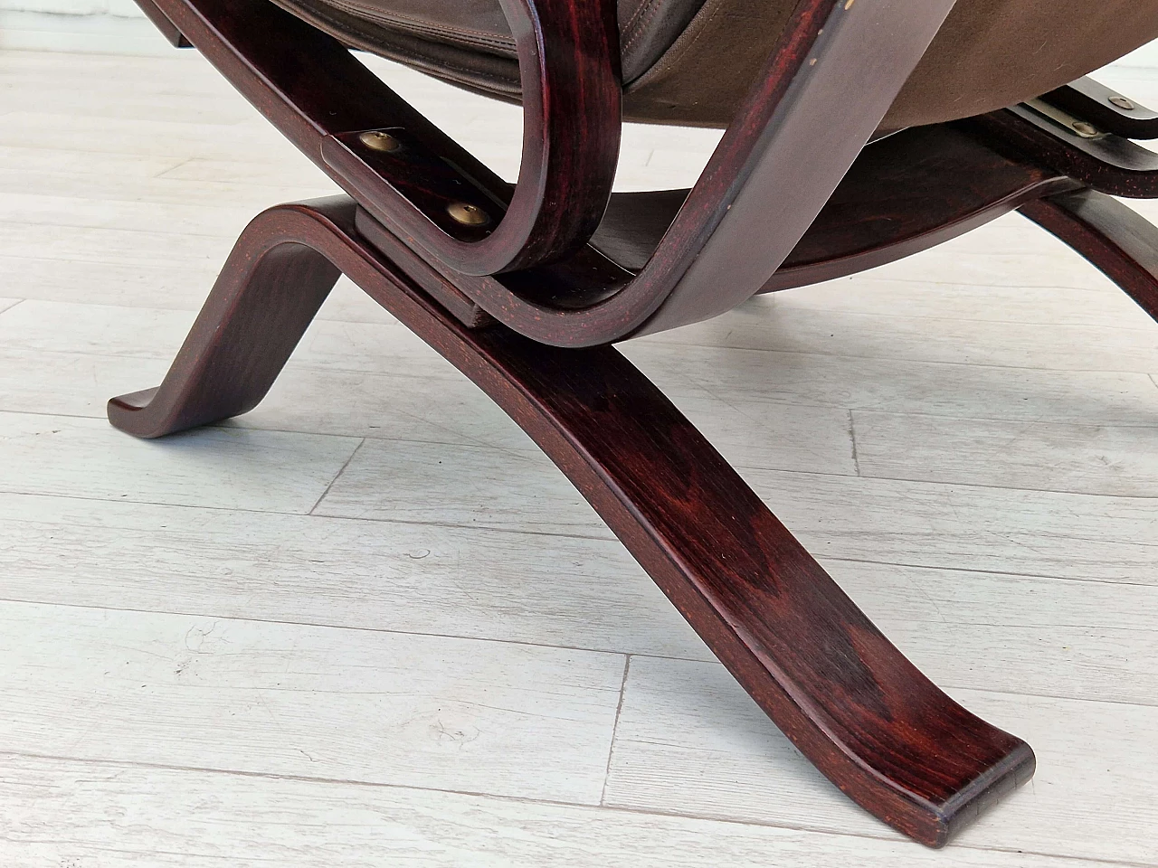 Poltrona Focus in faggio curvato e pelle di Brammin Møbler, anni '70 10