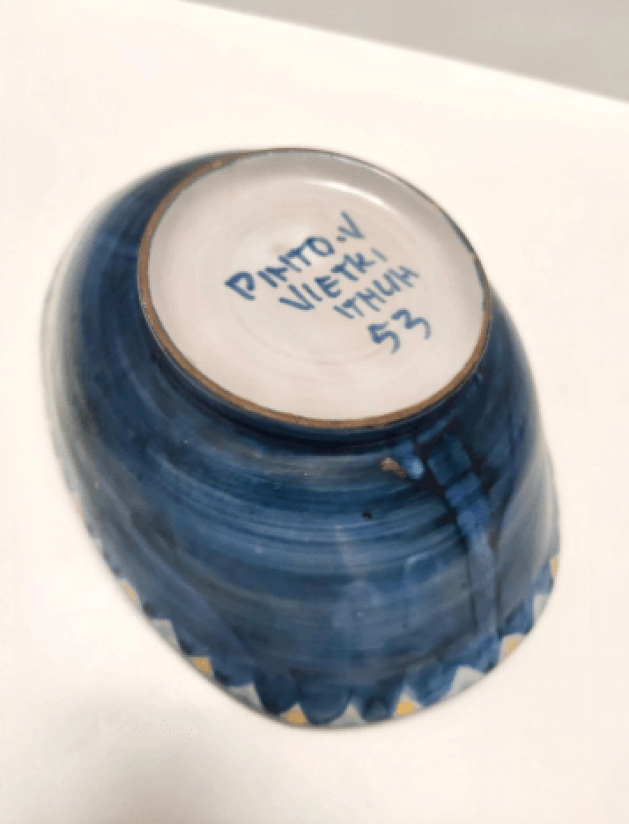 Ciotola centrotavola in ceramica di Vietri dipinta, anni '50 9