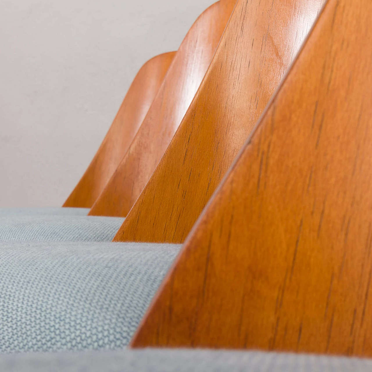 4 Sedie 514 di Radomir Hofman per TON, anni '60 6