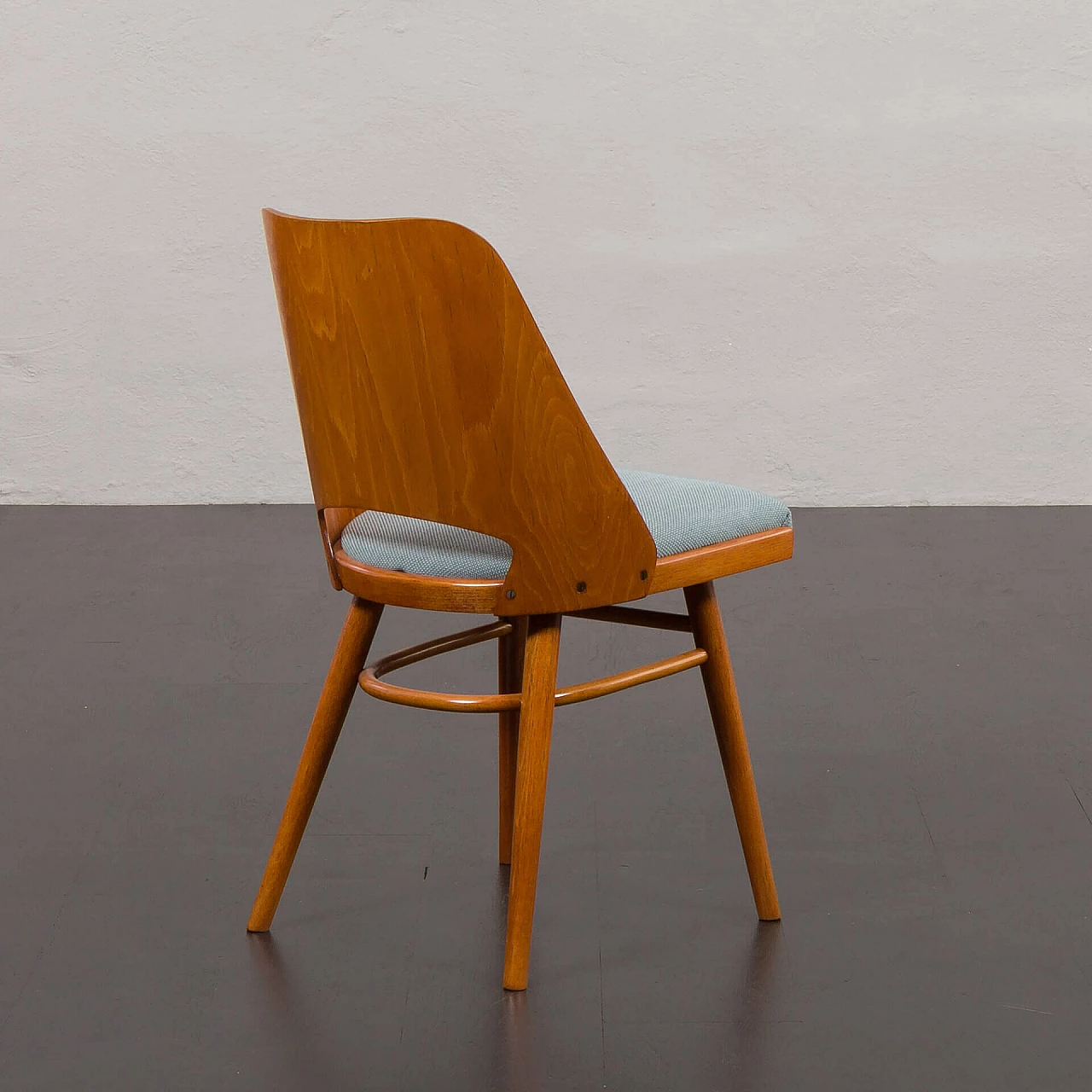 4 Chairs 514 by Radomir Hofman for TON, 1960s 12