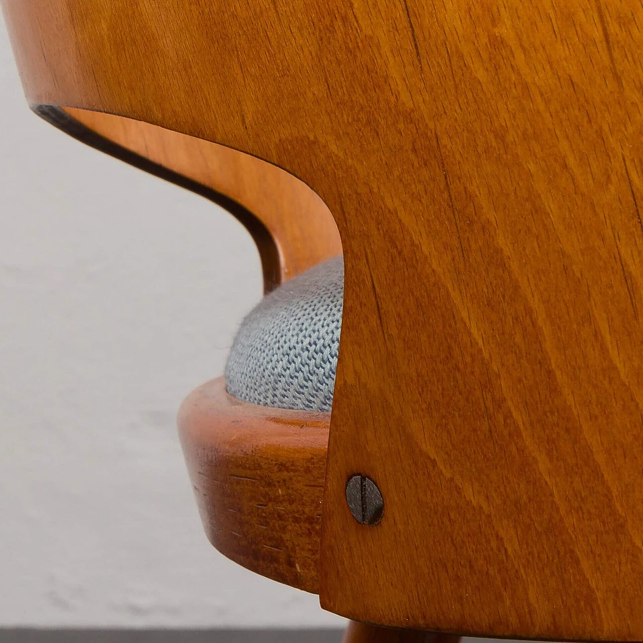 4 Sedie 514 di Radomir Hofman per TON, anni '60 18