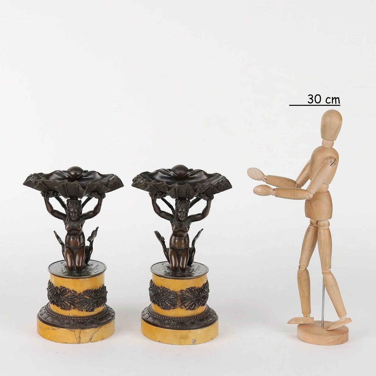 Coppia di alzatine in bronzo e marmo giallo di Siena, primo quarto '800 2